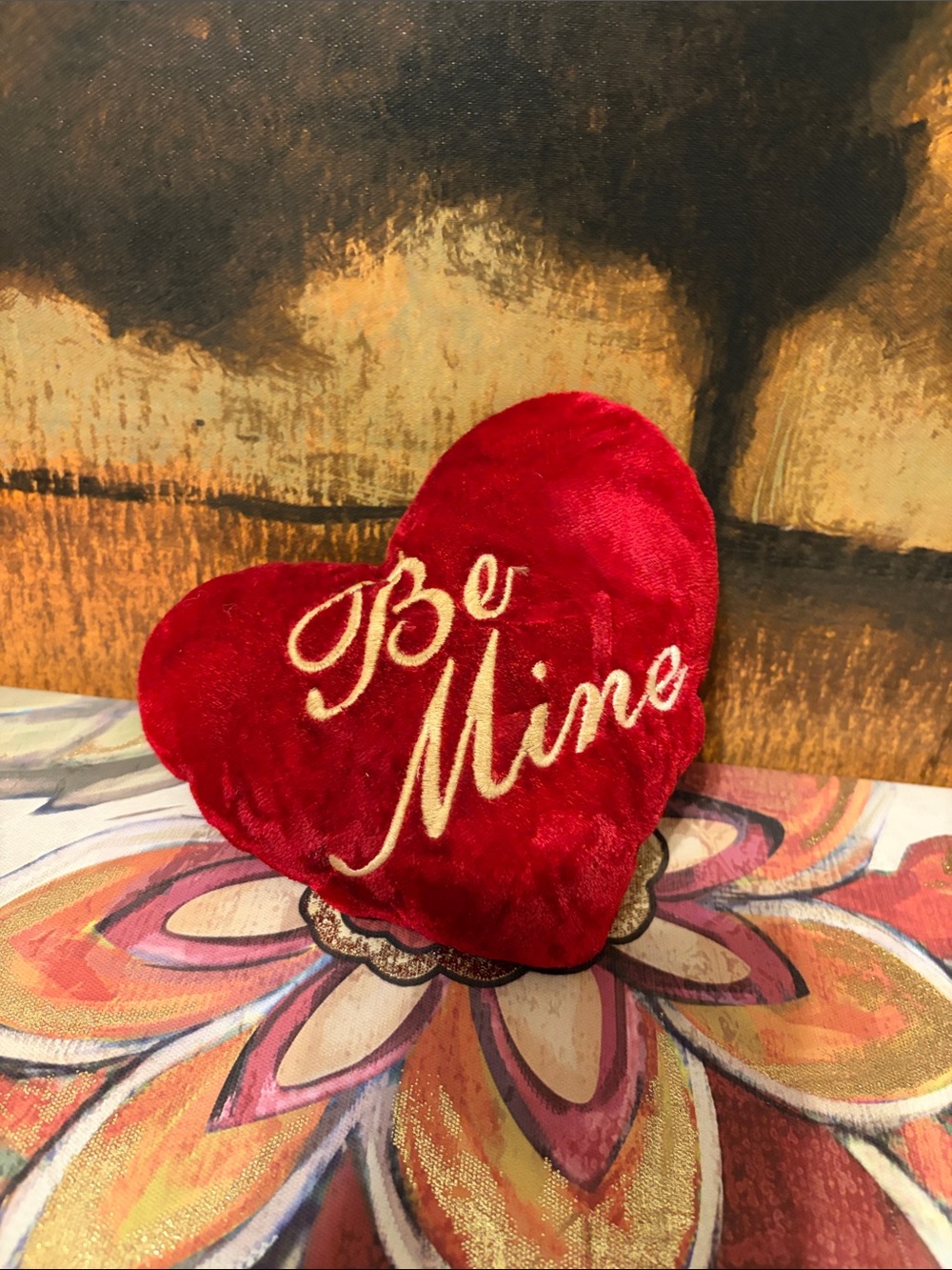 💫 Red 'Be Mine' Heart Throw Pillow - Valentine Accent